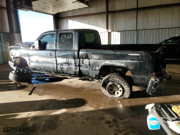 2007 Chevrolet Silverado 2500HD Classic LT3 with VIN 1GCHK29D47E102316, listed as a Copart auction lot 46862645 with 173,603 mi miles and Salvage Title. Bid and sale history available at carsss.com. Image 2.