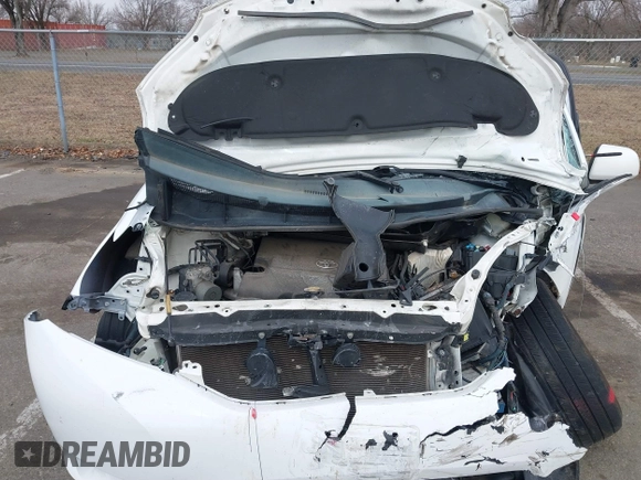 2011 Toyota Sienna LE with VIN 5TDJK3DC7BS029435, listed as a IAAI auction lot 41801955 with 1 mi miles. Bid and sale history available at carsss.com. Image 10.