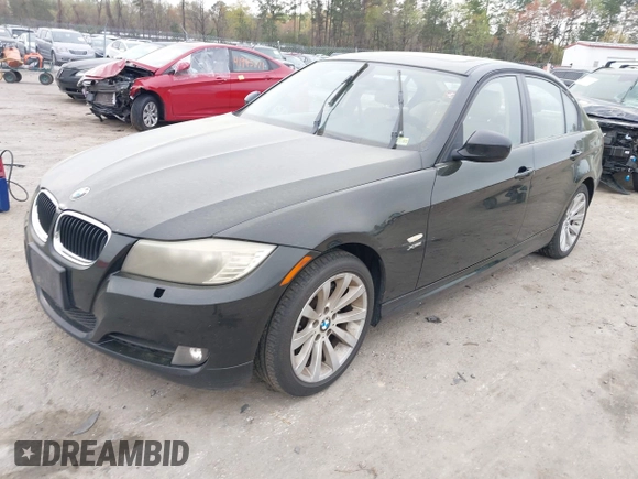 2011 BMW 3 Series 328i xDrive with VIN WBAPK7C55BA818598, listed as a IAAI auction lot 41968173 with 165,683 mi miles. Bid and sale history available at carsss.com. Image 2.
