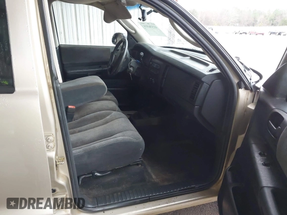 2003 Dodge Dakota SLT with VIN 1D7HL48N93S303911, listed as a IAAI auction lot 41536555 with 383,306 mi miles. Bid and sale history available at carsss.com. Image 5.