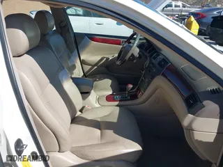 2003 Lexus ES 300 with VIN JTHBF30G036003700, listed as a IAAI auction lot 41626640 with 128,807 mi miles. Bid and sale history available at carsss.com. Image 5.