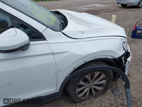 2019 Volkswagen Tiguan S z VIN 3VV0B7AX9KM055305, wystawiony jako IAAI lot #42160128 z przebiegiem 67 826 mil mil oraz . Historia ofert i sprzedaży dostępna na DreamBid. Obrazek 19.