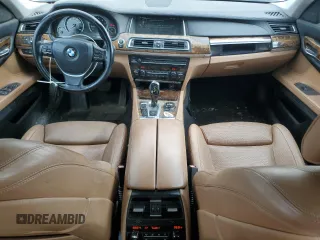 2013 BMW 7 Series 750Li xDrive z VIN WBAYF8C53DD140692, wystawiony jako Copart lot #79561764 z przebiegiem 163 552 mil mil oraz Nie do naprawy • Non repairable. Historia ofert i sprzedaży dostępna na DreamBid. Obrazek 8.