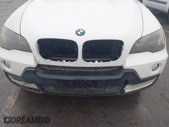 2008 BMW X5 3.0si with VIN 5UXFE43528L022780, listed as a IAAI auction lot 41503723 with 152,468 mi miles. Bid and sale history available at carsss.com. Image 6.