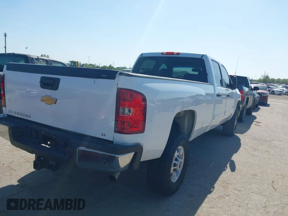 2013 Chevrolet Silverado 2500HD LT with VIN 1GC1CXCG6DF122202, listed as a IAAI auction lot 41990802 with 238,041 mi miles. Bid and sale history available at carsss.com. Image 4.