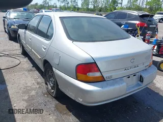 1999 Nissan Altima XE with VIN 1N4DL01D7XC181770, listed as a IAAI auction lot 41747919 with 197,601 mi miles. Bid and sale history available at carsss.com. Image 3.