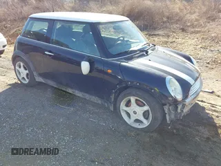 2002 MINI Hardtop z VIN WMWRC33412TC31893, wystawiony jako IAAI lot #41449964 z przebiegiem 166 555 mil mil oraz . Historia ofert i sprzedaży dostępna na DreamBid. Obrazek 1.