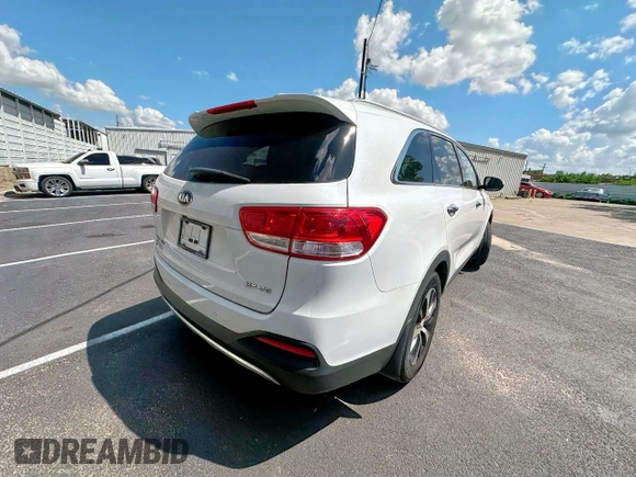 2018 Kia Sorento EX with VIN 5XYPH4A58JG399034, listed as a Copart auction lot 62614475 with 216,483 mi miles and Clean title. Bid and sale history available at DreamBid. Image 4.