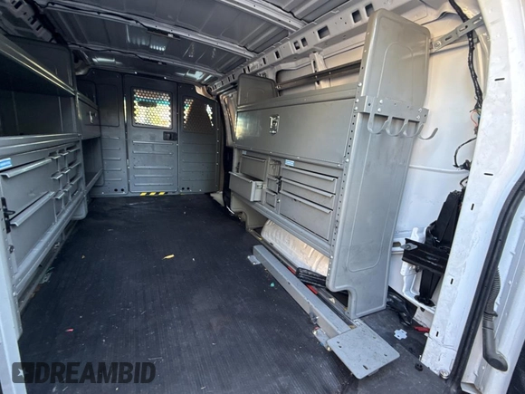 2023 Chevrolet Express Cargo с VIN 1GCWGAFP4P1176442, выставлен на аукционе Copart как лот 65481025 с пробегом 42 680 миль миль и Списание • Salvage title. История ставок и продаж доступна на DreamBid. Изображение 12.