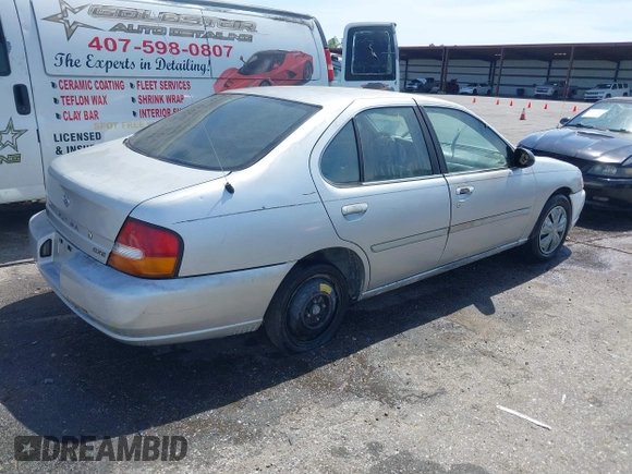 1999 Nissan Altima XE with VIN 1N4DL01D7XC181770, listed as a IAAI auction lot 41747919 with 197,601 mi miles. Bid and sale history available at carsss.com. Image 4.