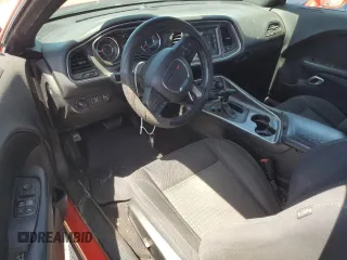 2016 Dodge Challenger R/T Plus с VIN 2C3CDZBT0GH183665, выставлен на аукционе Copart как лот 55797625 с пробегом 111 497 миль миль и Списание • Salvage title. История ставок и продаж доступна на DreamBid. Изображение 8.