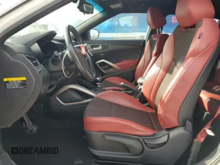 2016 Hyundai Veloster Turbo z VIN KMHTC6AE6GU302201, wystawiony jako Copart lot #54613235 z przebiegiem 105 796 mil mil oraz Szkoda całkowita • Salvage title. Historia ofert i sprzedaży dostępna na DreamBid. Obrazek 7.
