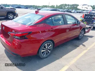 2021 Nissan Versa SV z VIN 3N1CN8EV4ML886711, wystawiony jako IAAI lot #42411222 z przebiegiem 55 401 mil mil oraz . Historia ofert i sprzedaży dostępna na DreamBid. Obrazek 4.