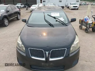 2010 Pontiac Vibe z VIN 5Y2SM6E05AZ403381, wystawiony jako IAAI lot #42402792 z przebiegiem 109 313 mil mil oraz . Historia ofert i sprzedaży dostępna na DreamBid. Obrazek 6.