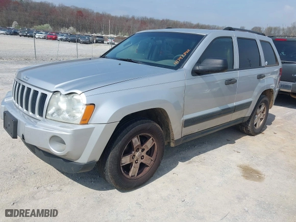 2005 Jeep Grand Cherokee Laredo with VIN 1J4GS48K45C633414, listed as a IAAI auction lot 41797842 with 311,852 mi miles. Bid and sale history available at carsss.com. Image 2.