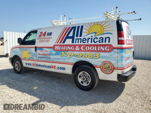 2020 GMC Savana Cargo z VIN 1GTW7AFP1L1148544, wystawiony jako Copart lot #77503334 z przebiegiem 125 497 mil mil oraz Czysty tytuł • Clean title. Historia ofert i sprzedaży dostępna na DreamBid. Obrazek 2.