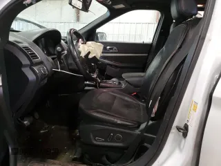 2018 Ford Explorer XLT z VIN 1FM5K8D85JGA53554, wystawiony jako Copart lot #58301995 z przebiegiem 144 621 mil mil oraz Szkoda całkowita • Salvage title. Historia ofert i sprzedaży dostępna na DreamBid. Obrazek 7.
