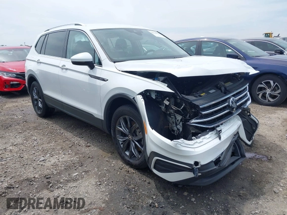 2022 Volkswagen Tiguan SE with VIN 3VV3B7AX3NM176770, listed as a IAAI auction lot 42114378 with 37,448 mi miles and . Bid and sale history available at DreamBid. Image 1.
