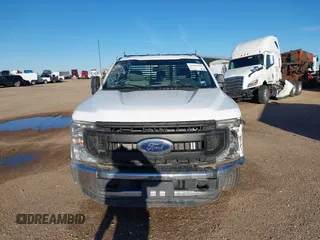 2022 Ford F-250 XL z VIN 1FTBF2A67NEG45826, wystawiony jako IAAI lot #42006684 z przebiegiem 53 561 mil mil oraz . Historia ofert i sprzedaży dostępna na DreamBid. Obrazek 12.