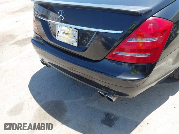 2007 Mercedes-Benz S 550 with VIN WDDNG71X07A040238, listed as a IAAI auction lot 42213229 with 297,635 mi miles and . Bid and sale history available at carsss.com. Image 12.