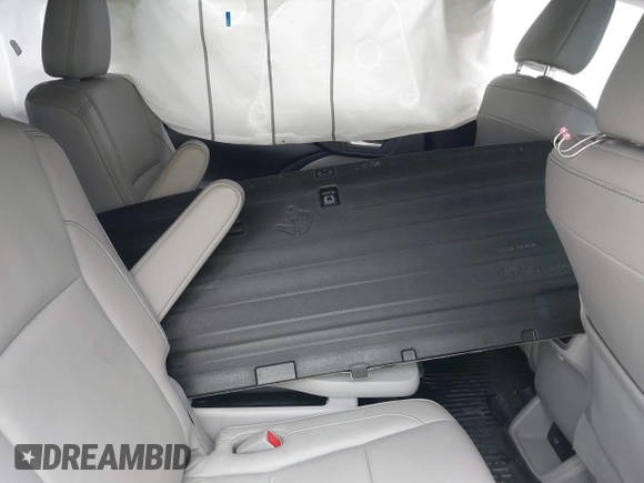 2018 Toyota Highlander SE z VIN 5TDJZRFH0JS529197, wystawiony jako IAAI lot #40233988 z przebiegiem Nie podano mil oraz . Historia ofert i sprzedaży dostępna na DreamBid. Obrazek 8.