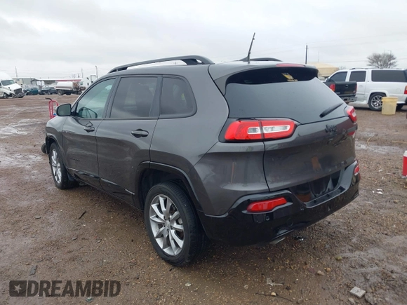 2018 Jeep Cherokee Latitude with VIN 1C4PJLCB6JD588989, listed as a IAAI auction lot 41319570 with 71,333 mi miles. Bid and sale history available at carsss.com. Image 3.
