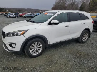 2018 Kia Sorento LX V6 with VIN 5XYPG4A55JG359805, listed as a Copart auction lot 48556785 with 82,538 mi miles and Clean Title. Bid and sale history available at carsss.com. Image 1.