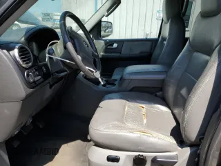 2003 Ford Expedition Special Service with VIN 1FMPU15L23LB84674, listed as a Copart auction lot 67415684 with 240,276 mi miles and Salvage Title. Bid and sale history available at carsss.com. Image 7.
