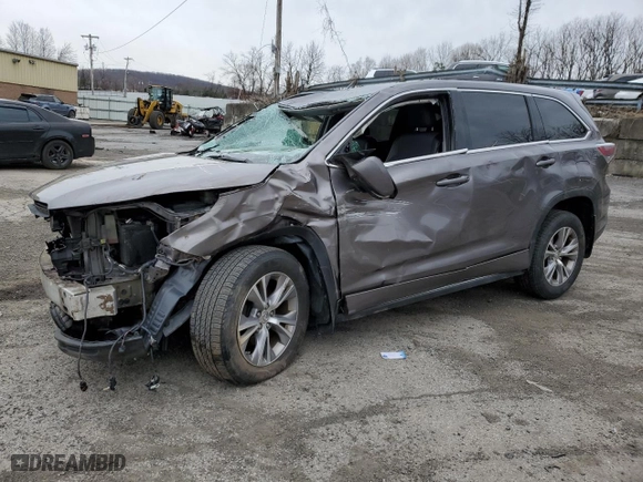 2015 Toyota Highlander LE with VIN 5TDBKRFH8FS196280, listed as a Copart auction lot 51072125 with 0 mi miles and Non Repairable. Bid and sale history available at carsss.com. Image 1.