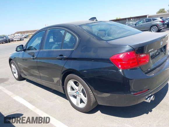2015 BMW 3 Series 328i xDrive с VIN WBA3B5C55FF961143, выставлен на аукционе IAAI как лот 42561041 с пробегом 61 624 миль миль и . История ставок и продаж доступна на DreamBid. Изображение 14.