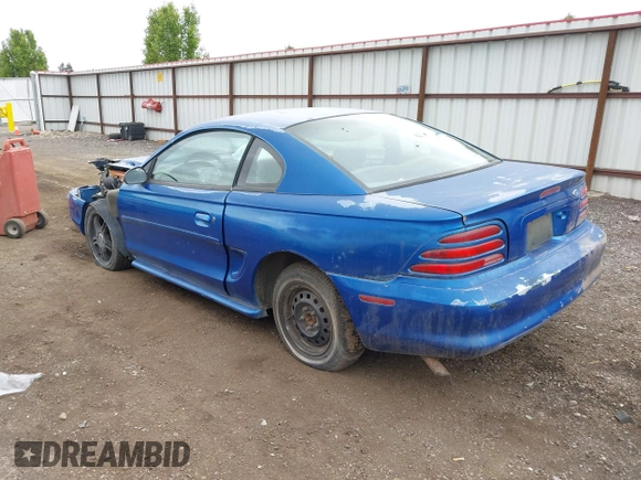 1995 Ford Mustang z VIN 1FALP4046SF207937, wystawiony jako IAAI lot #42222338 z przebiegiem 228 850 mil mil oraz . Historia ofert i sprzedaży dostępna na DreamBid. Obrazek 3.