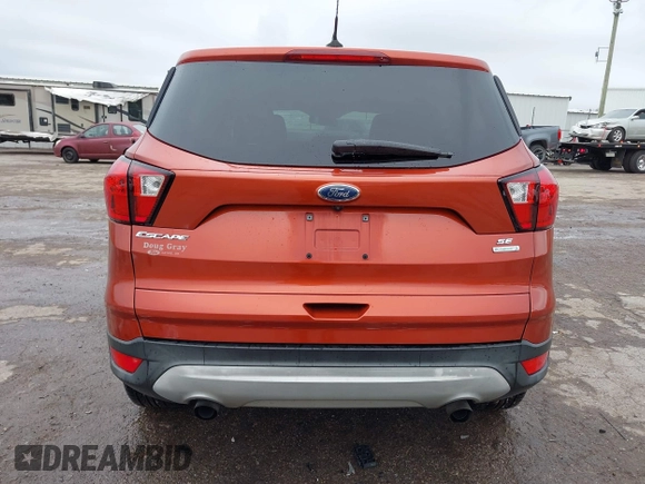 2019 Ford Escape SE z VIN 1FMCU0GD2KUC52592, wystawiony jako IAAI lot #41939458 z przebiegiem 101 029 mil mil oraz . Historia ofert i sprzedaży dostępna na DreamBid. Obrazek 17.