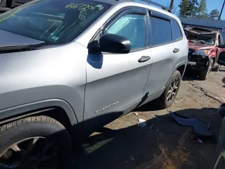 2017 Jeep Cherokee Altitude z VIN 1C4PJLASXHW649973, wystawiony jako IAAI lot #41672054 z przebiegiem 190 000 mil mil oraz . Historia ofert i sprzedaży dostępna na DreamBid. Obrazek 14.
