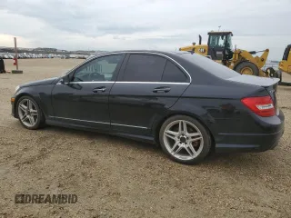 2013 Mercedes-Benz C 350 z VIN WDDGF8JB5DA751323, wystawiony jako Copart lot #65987165 z przebiegiem 168 291 mil mil oraz Czysty tytuł • Clean title. Historia ofert i sprzedaży dostępna na DreamBid. Obrazek 2.