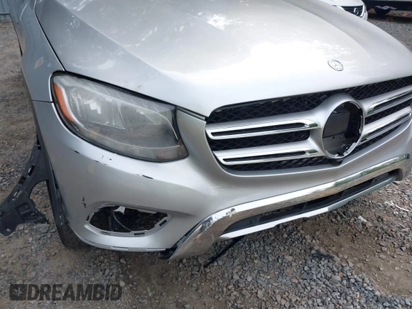 2016 Mercedes-Benz GLC with VIN WDC0G4JBXGF033897, listed as a IAAI auction lot 39965363 with 114,093 mi miles. Bid and sale history available at carsss.com. Image 6.