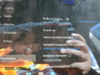 2018 Tesla Model 3 Long Range Battery z VIN 5YJ3E1EB4JF083983, wystawiony jako Copart lot #45250445 z przebiegiem 61 042 mil mil oraz Szkoda całkowita • Salvage title. Historia ofert i sprzedaży dostępna na DreamBid. Obrazek 9.