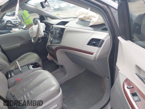 2014 Toyota Sienna XLE with VIN 5TDYK3DC4ES463315, listed as a IAAI auction lot 42108050 with 197,140 mi miles. Bid and sale history available at carsss.com. Image 5.