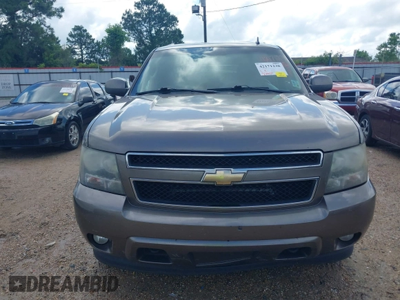 2011 Chevrolet Suburban LT with VIN 1GNSKJE37BR337895, listed as a IAAI auction lot 42171238 with 228,327 mi miles and . Bid and sale history available at DreamBid. Image 12.