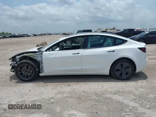2023 Tesla Model 3 z VIN 5YJ3E1EA8PF384806, wystawiony jako IAAI lot #42526063 z przebiegiem 95 389 mil mil oraz . Historia ofert i sprzedaży dostępna na DreamBid. Obrazek 14.