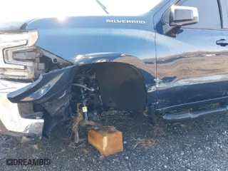 2020 Chevrolet Silverado 1500 LT with VIN 1GCUYDED3LZ180975, listed as a IAAI auction lot 41363402 with 70,272 mi miles. Bid and sale history available at carsss.com. Image 6.