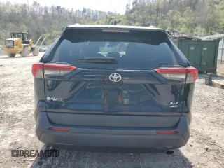 2019 Toyota RAV4 XLE with VIN 2T3P1RFV5KW059014, listed as a Copart auction lot 51770985 with 110,347 mi miles and Salvage Title. Bid and sale history available at carsss.com. Image 6.