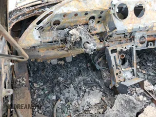 1988 Alfa Romeo Spider z VIN ZARBA5585J1058172, wystawiony jako Copart lot #79445664 z przebiegiem Nie podano mil oraz Nie do naprawy • Non repairable. Historia ofert i sprzedaży dostępna na DreamBid. Obrazek 9.