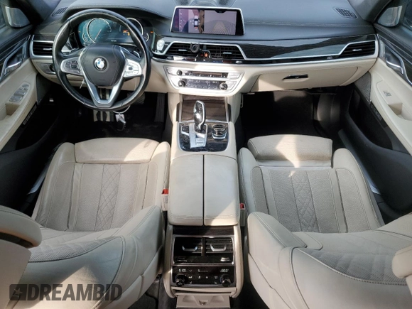 2016 BMW 7 Series 750i with VIN WBA7F0C5XGGM20402, listed as a Copart auction lot 86011914 with 90,123 mi miles and Salvage Title. Bid and sale history available at carsss.com. Image 8.