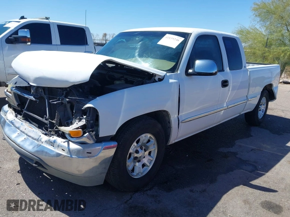 2000 GMC New Sierra 1500 SL with VIN 2GTEC19V0Y1143564, listed as a IAAI auction lot 41839246 with 203,433 mi miles. Bid and sale history available at carsss.com. Image 18.