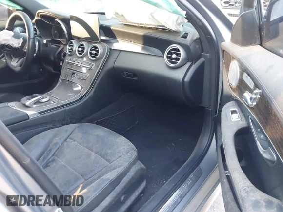 2015 Mercedes-Benz C-Class C 400 with VIN 55SWF6GB9FU012496, listed as a IAAI auction lot 40919086 with 77,330 mi miles. Bid and sale history available at carsss.com. Image 5.