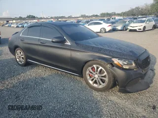 2015 Mercedes-Benz C 300 z VIN 55SWF4JB4FU093081, wystawiony jako Copart lot #57283005 z przebiegiem 110 167 mil mil oraz Czysty tytuł • Clean title. Historia ofert i sprzedaży dostępna na DreamBid. Obrazek 4.