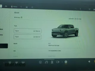 2022 Rivian R1T Adventure z VIN 7FCTGAAA0NN014488, wystawiony jako Copart lot #51024514 z przebiegiem 18 721 mil mil oraz Szkody całkowita. Historia ofert i sprzedaży dostępna na DreamBid. Obrazek 9.
