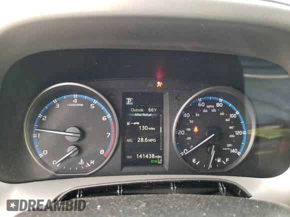 2018 Toyota RAV4 XLE z VIN 2T3WFREV8JW475748, wystawiony jako Copart lot #53929845 z przebiegiem 141 438 mil mil oraz Szkoda całkowita • Salvage title. Historia ofert i sprzedaży dostępna na DreamBid. Obrazek 9.