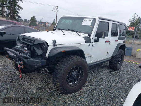 2014 Jeep Wrangler Unlimited Sahara with VIN 1C4BJWEG1EL127232, listed as a IAAI auction lot 41847368 with 109,975 mi miles. Bid and sale history available at carsss.com. Image 17.