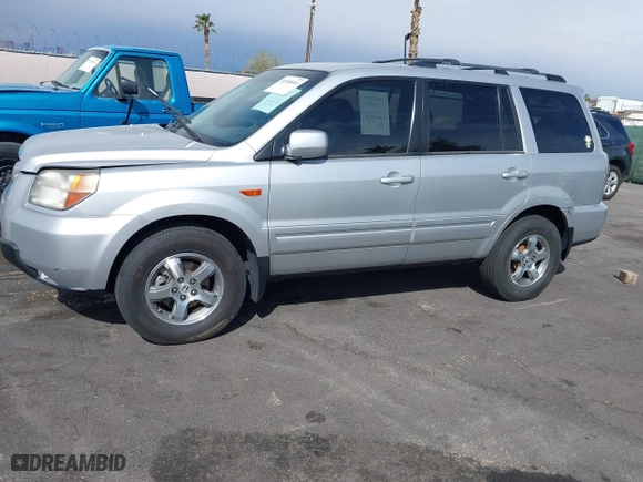 2007 Honda Pilot EX-L with VIN 5FNYF28677B005956, listed as a IAAI auction lot 41948401 with 185,599 mi miles. Bid and sale history available at carsss.com. Image 6.